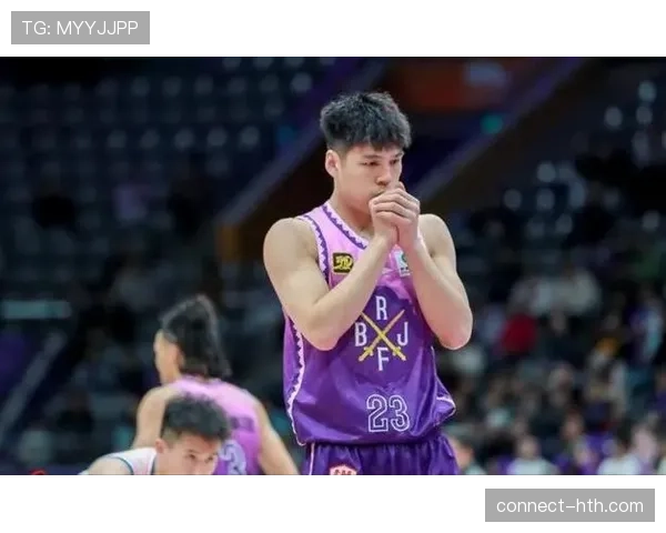 “最强大学生球员”陈国豪的二年级赛季：从惊艳到稳定的成长之路